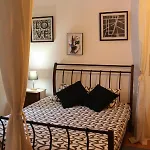 Casa Da Porta De Santo Antonio