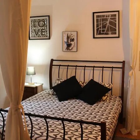 Casa Da Porta De Santo Antonio