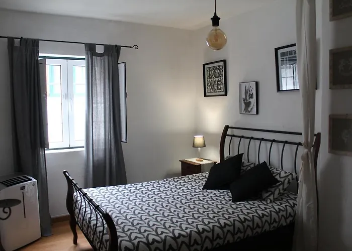 Casa Da Porta De Santo Antonio