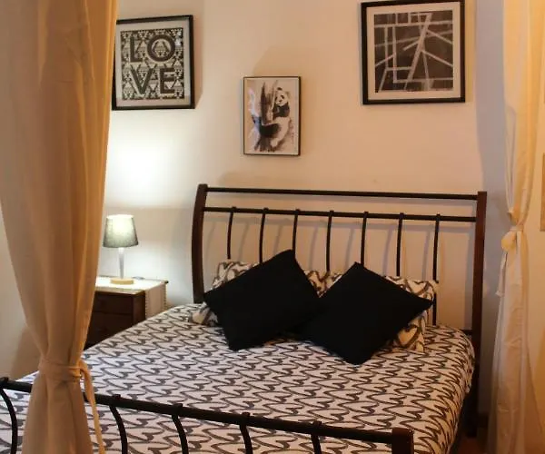 Casa Da Porta De Santo Antonio